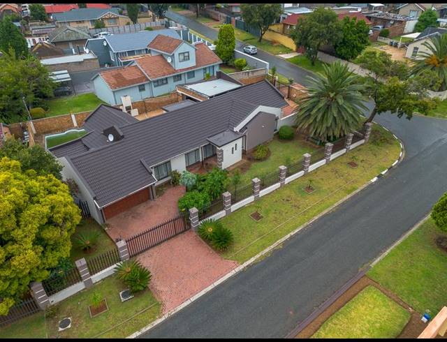 4 BEDROOM HOUSE FOR SALE IN ELANDSPARK